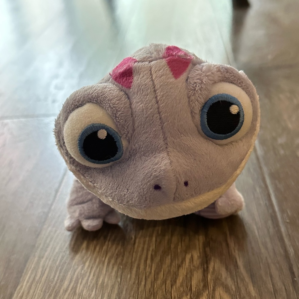 Disney Frozen II gecko plush
